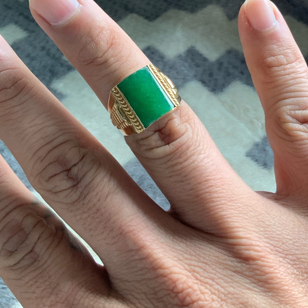 Jade 18k Ring - image 1